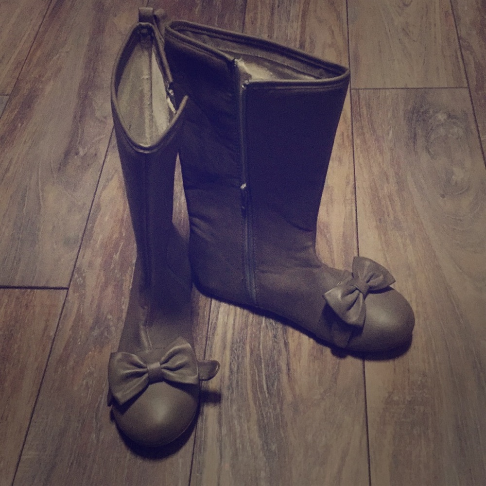 Joyfolie Grey Boots Sz 5 Youth
